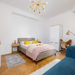 Apartmán Sloneczny 2 Sypialnie, Biurko & Klimatyzacja By Rent Like *